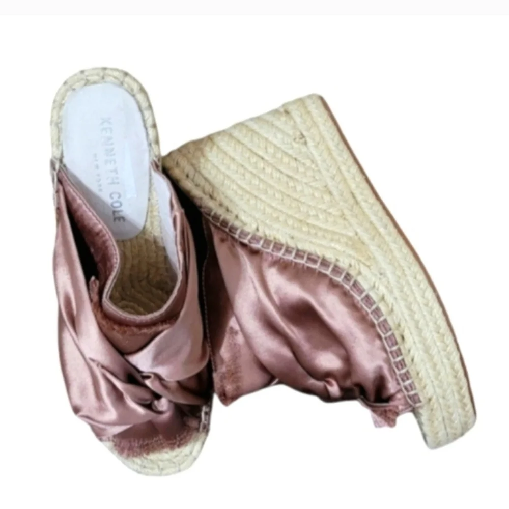 Kenneth Cole New York Odelle 2 Espadrille Wedge Sandals Blush Satin Size 6 NWT